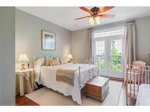 8-117 Nelson Street, Oakville, ON - Indoor Photo Showing Bedroom