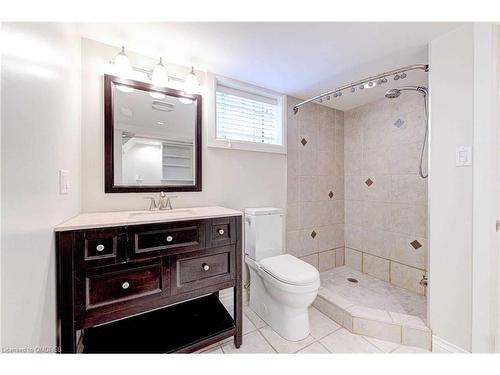 1033 Haig Boulevard, Mississauga, ON - Indoor Photo Showing Bathroom