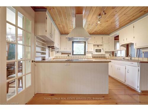 2022 Valens Road N, Hamilton, ON - Indoor Photo Showing Kitchen