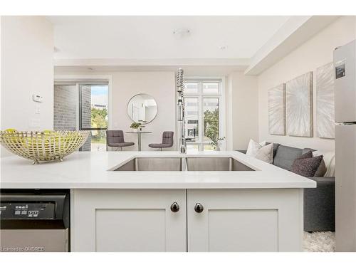 84-721 Lawrence Avenue West Avenue W, Toronto, ON - Indoor Photo Showing Kitchen With Double Sink