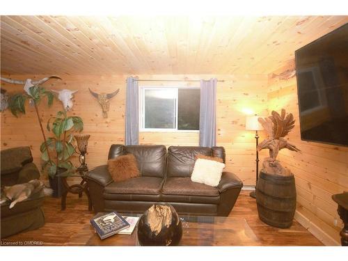 3227 Muskoka Street, Washago, ON - Indoor Photo Showing Living Room