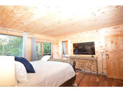 3227 Muskoka Street, Washago, ON - Indoor Photo Showing Bedroom