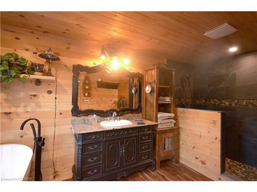 3227 Muskoka Street, Washago, ON - Indoor Photo Showing Bathroom