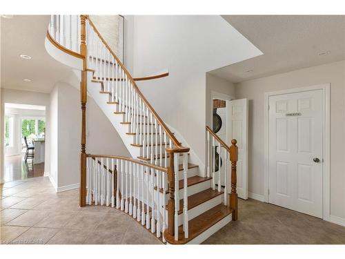 1038 Old Oak Drive, Oakville, ON - Indoor Photo Showing Other Room