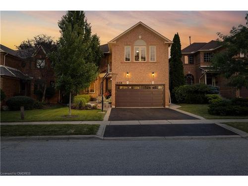 1038 Old Oak Drive, Oakville, ON - Outdoor