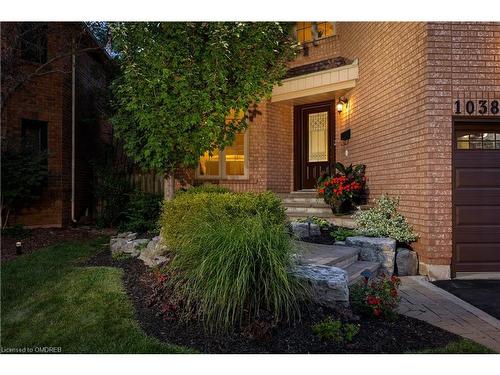 1038 Old Oak Drive, Oakville, ON - Outdoor