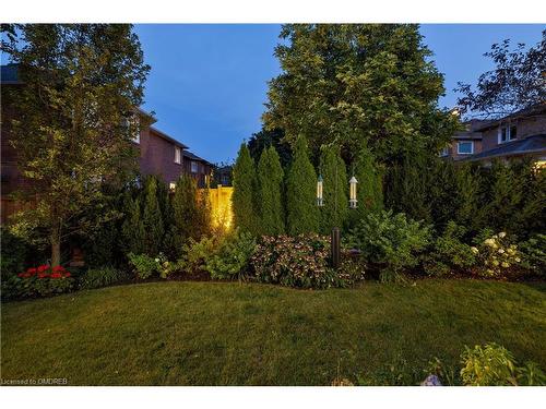 1038 Old Oak Drive, Oakville, ON - Outdoor