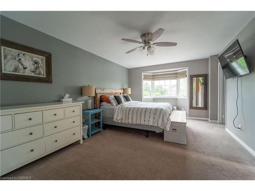 7657 Trackview Street, Niagara Falls, ON - Indoor Photo Showing Bedroom