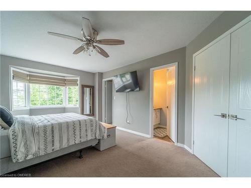 7657 Trackview Street, Niagara Falls, ON - Indoor Photo Showing Bedroom