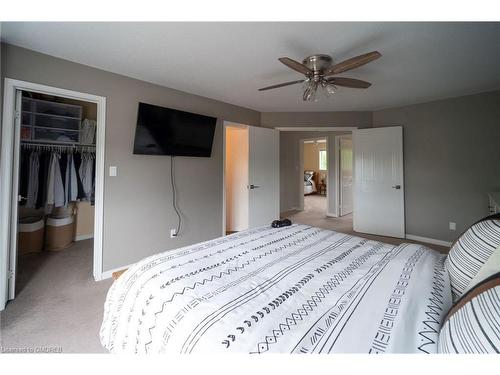 7657 Trackview Street, Niagara Falls, ON - Indoor Photo Showing Bedroom