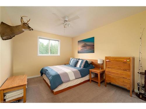 7657 Trackview Street, Niagara Falls, ON - Indoor Photo Showing Bedroom