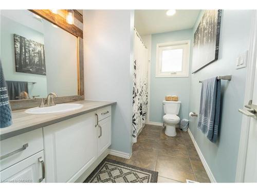 7657 Trackview Street, Niagara Falls, ON - Indoor Photo Showing Bathroom