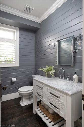 18 Holyrood Avenue, Oakville, ON - Indoor Photo Showing Bathroom