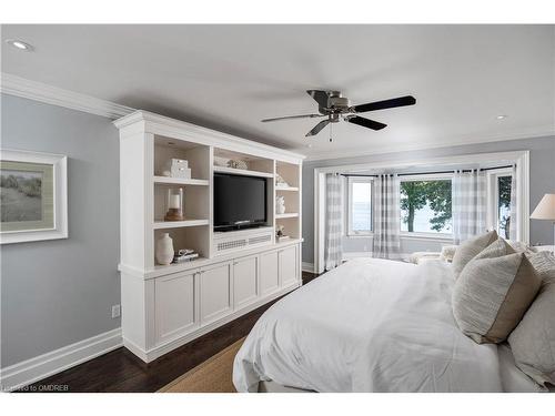 18 Holyrood Avenue, Oakville, ON - Indoor Photo Showing Bedroom