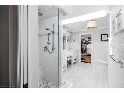 18 Holyrood Avenue, Oakville, ON - Indoor Photo Showing Bathroom