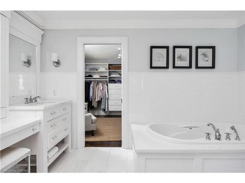 18 Holyrood Avenue, Oakville, ON - Indoor Photo Showing Bathroom