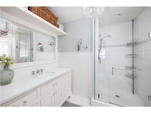 18 Holyrood Avenue, Oakville, ON - Indoor Photo Showing Bathroom