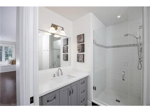 18 Holyrood Avenue, Oakville, ON - Indoor Photo Showing Bathroom