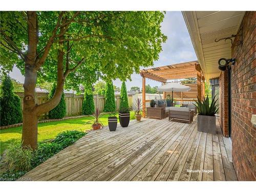 7102 Burbank Crescent, Niagara Falls, ON - Outdoor With Deck Patio Veranda With Exterior