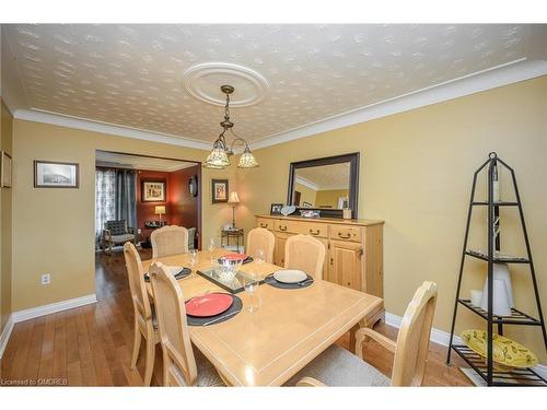 7102 Burbank Crescent, Niagara Falls, ON - Indoor Photo Showing Dining Room