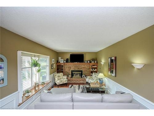 7102 Burbank Crescent, Niagara Falls, ON - Indoor Photo Showing Other Room With Fireplace