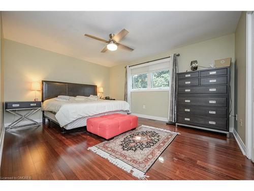 7102 Burbank Crescent, Niagara Falls, ON - Indoor Photo Showing Bedroom