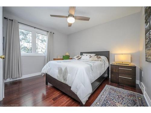 7102 Burbank Crescent, Niagara Falls, ON - Indoor Photo Showing Bedroom