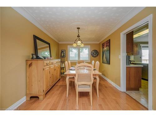 7102 Burbank Crescent, Niagara Falls, ON - Indoor Photo Showing Dining Room