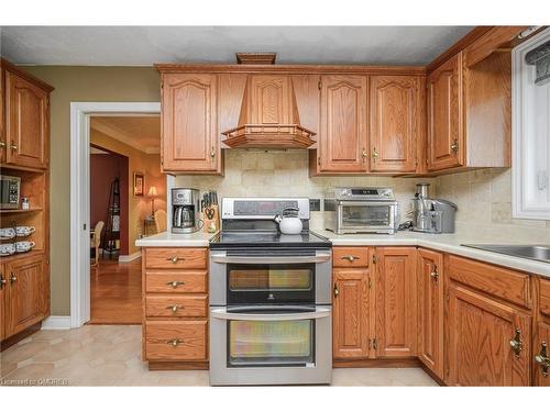 7102 Burbank Crescent, Niagara Falls, ON - Indoor Photo Showing Kitchen