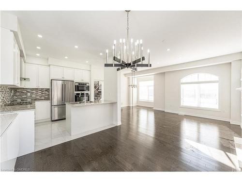 3895 Leonardo Street, Burlington, ON - Indoor Photo Showing Kitchen With Stainless Steel Kitchen With Upgraded Kitchen