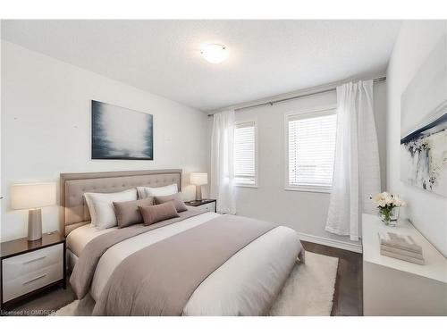 3895 Leonardo Street, Burlington, ON - Indoor Photo Showing Bedroom