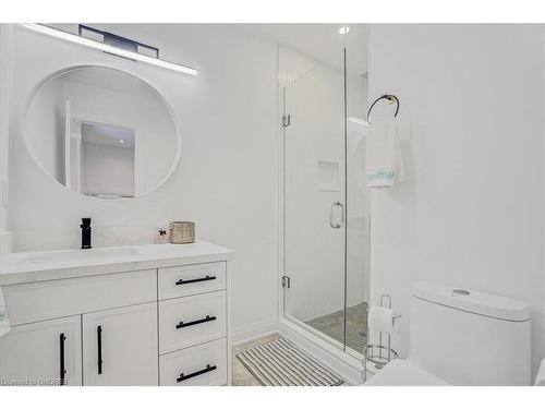 1569 Crediton Parkway, Mississauga, ON - Indoor Photo Showing Bathroom