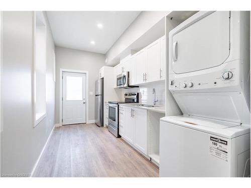 2-102 Wellington Street N, Hamilton, ON - Indoor Photo Showing Laundry Room