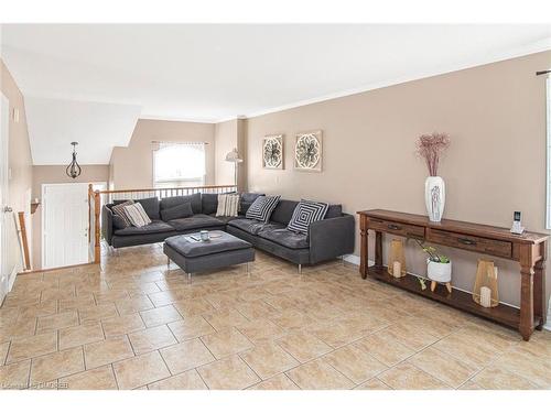 360 White Sands Drive, London, ON - Indoor Photo Showing Living Room