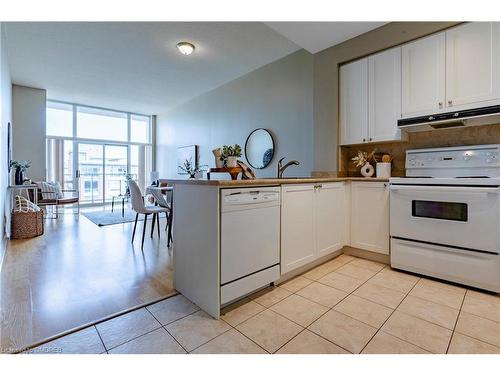 608-70 Port Street E, Mississauga, ON - Indoor Photo Showing Kitchen