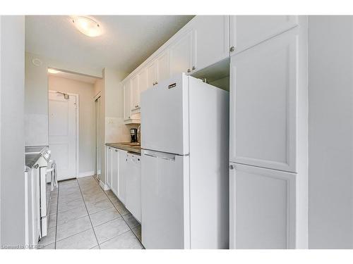 204-1950 Main Street W, Hamilton, ON - Indoor Photo Showing Kitchen