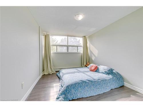 204-1950 Main Street W, Hamilton, ON - Indoor Photo Showing Bedroom