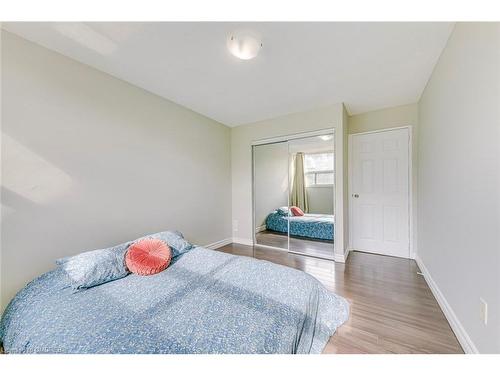 204-1950 Main Street W, Hamilton, ON - Indoor Photo Showing Bedroom