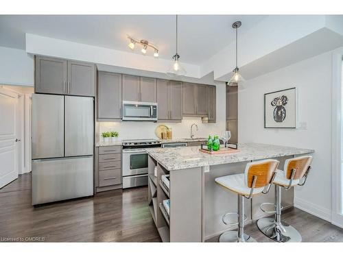 417-128 Garden Drive, Oakville, ON - Indoor Photo Showing Kitchen With Stainless Steel Kitchen With Upgraded Kitchen