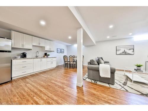 225 Andrews Trail, Milton, ON - Indoor Photo Showing Kitchen