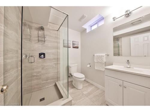 225 Andrews Trail, Milton, ON - Indoor Photo Showing Bathroom