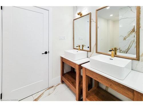 602 Jennifer Crescent, Burlington, ON - Indoor Photo Showing Bathroom