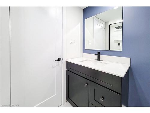 602 Jennifer Crescent, Burlington, ON - Indoor Photo Showing Bathroom