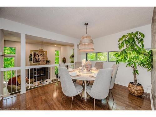 1-1250 Marlborough Court, Oakville, ON - Indoor Photo Showing Dining Room