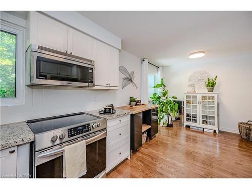 1-1250 Marlborough Court, Oakville, ON - Indoor Photo Showing Kitchen