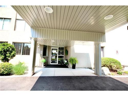 901-81 Millside Drive, Milton, ON - Outdoor