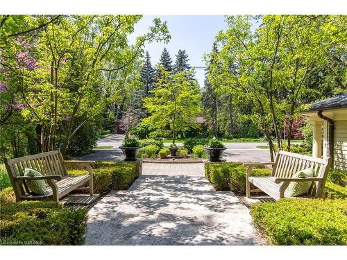 317 Chartwell Road, Oakville, ON - Outdoor