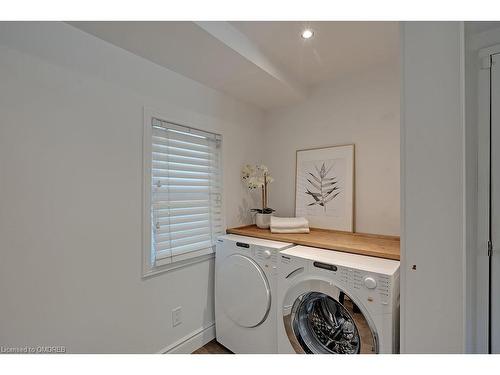 50 Burnet Street, Oakville, ON - Indoor Photo Showing Laundry Room