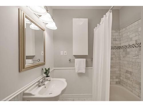 50 Burnet Street, Oakville, ON - Indoor Photo Showing Bathroom