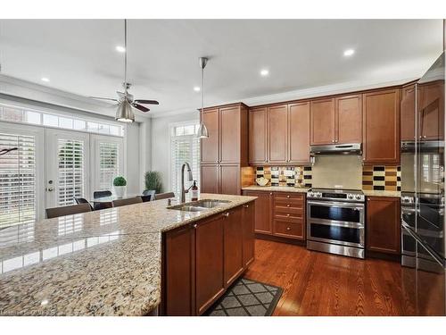 3105 Jenn Avenue, Burlington, ON - Indoor Photo Showing Kitchen With Double Sink With Upgraded Kitchen